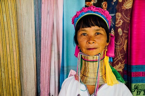 タイの首長族の女性
